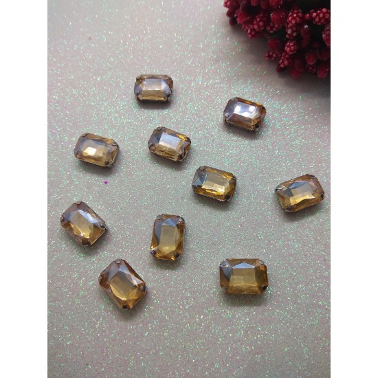 Стразы в цапах "Прямоугольник" цв. шампань, цена за 1 шт